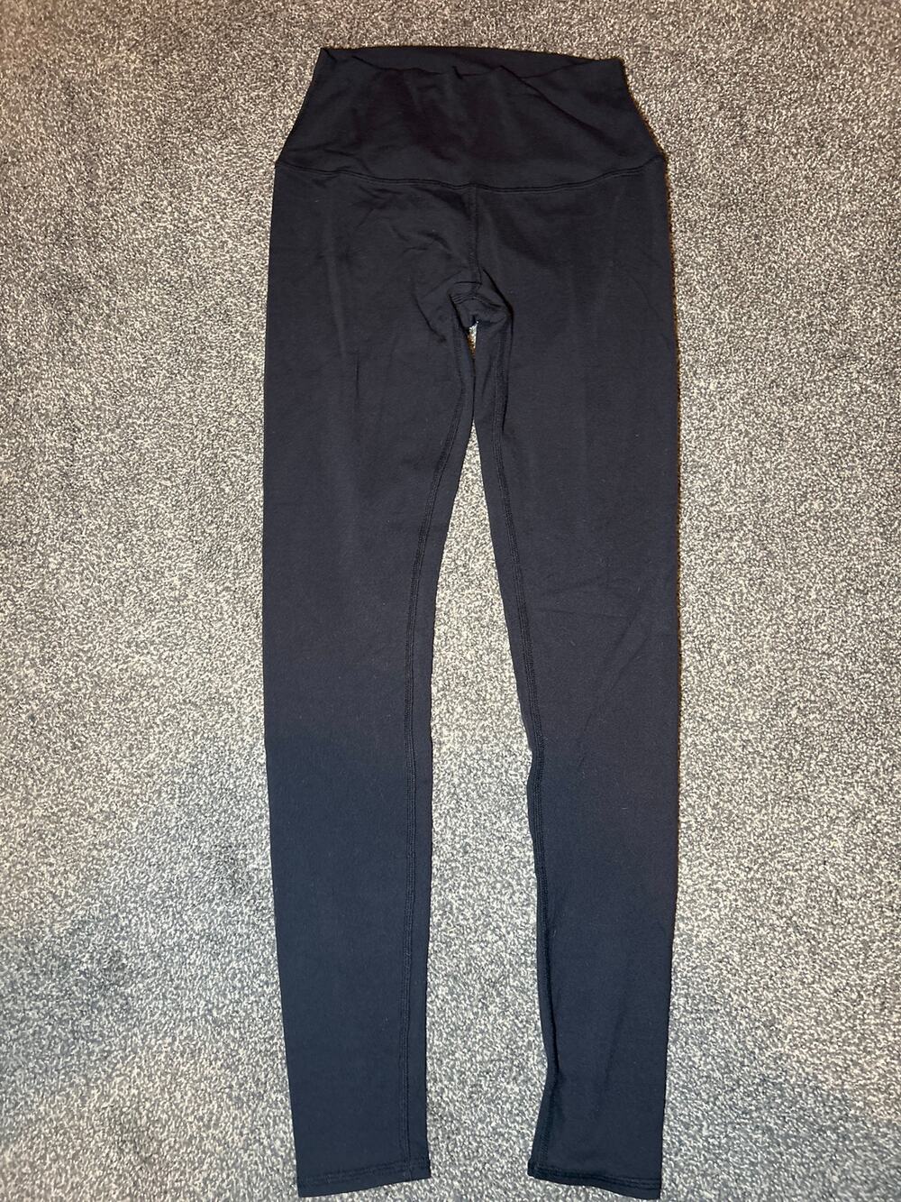Alo Yoga black high-waisted performance leggings small